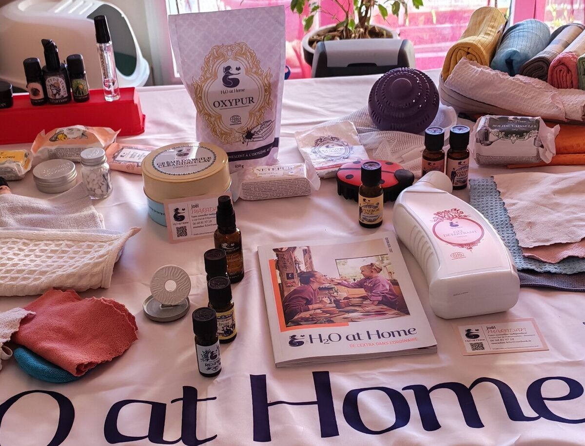 La table d'atelier de Joël, avec ses produits H2O at Home